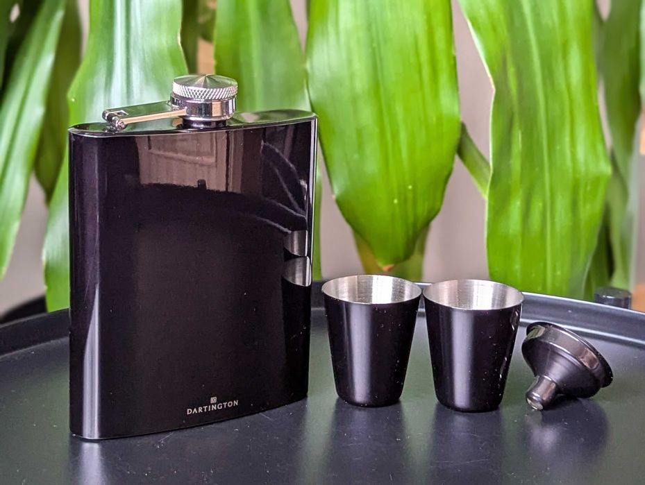 Zestaw piersiówka i kieliszki Dartington Flask Set Idealny na prezent