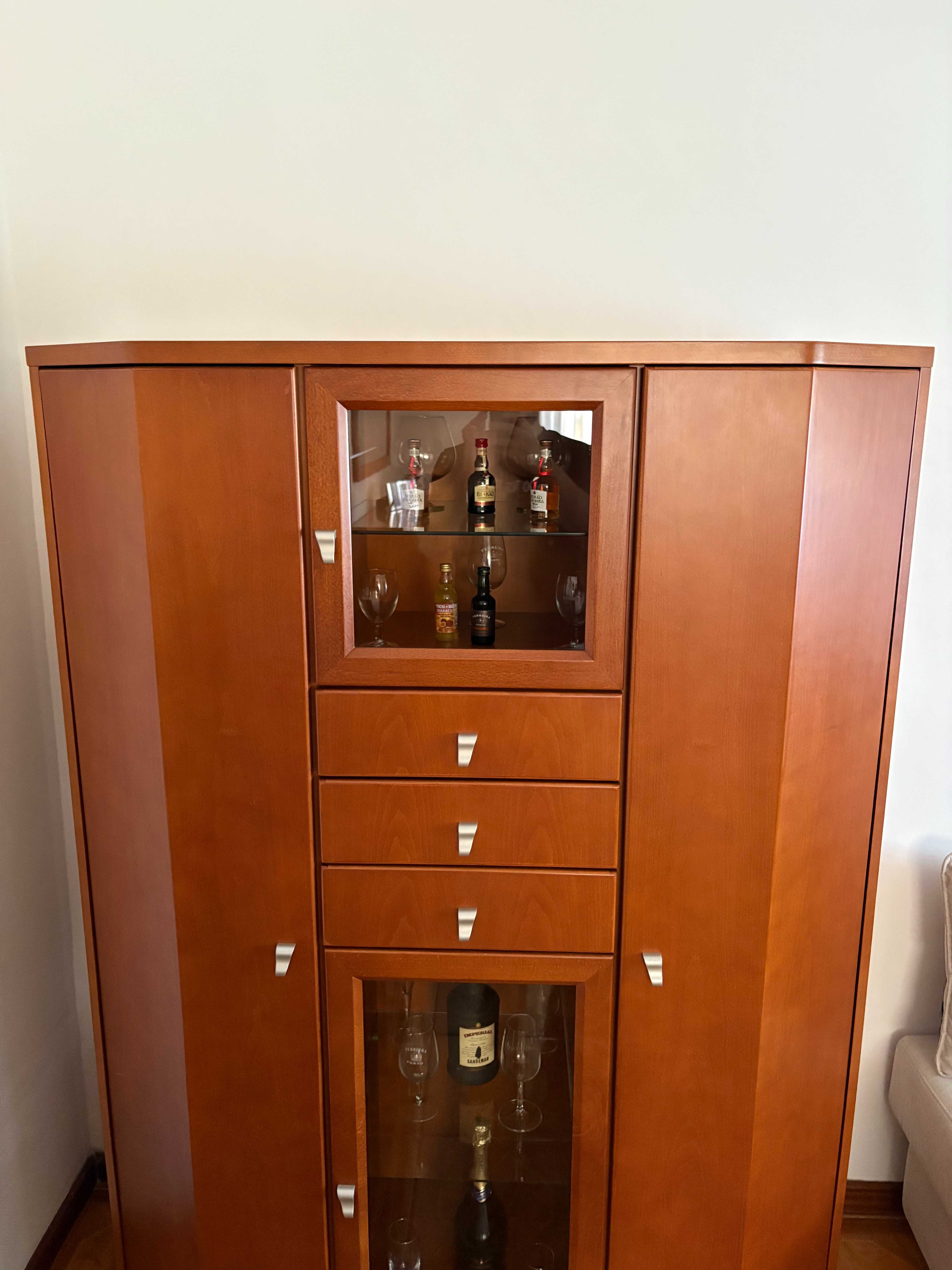 Vendo Moveis de sala, como novos.