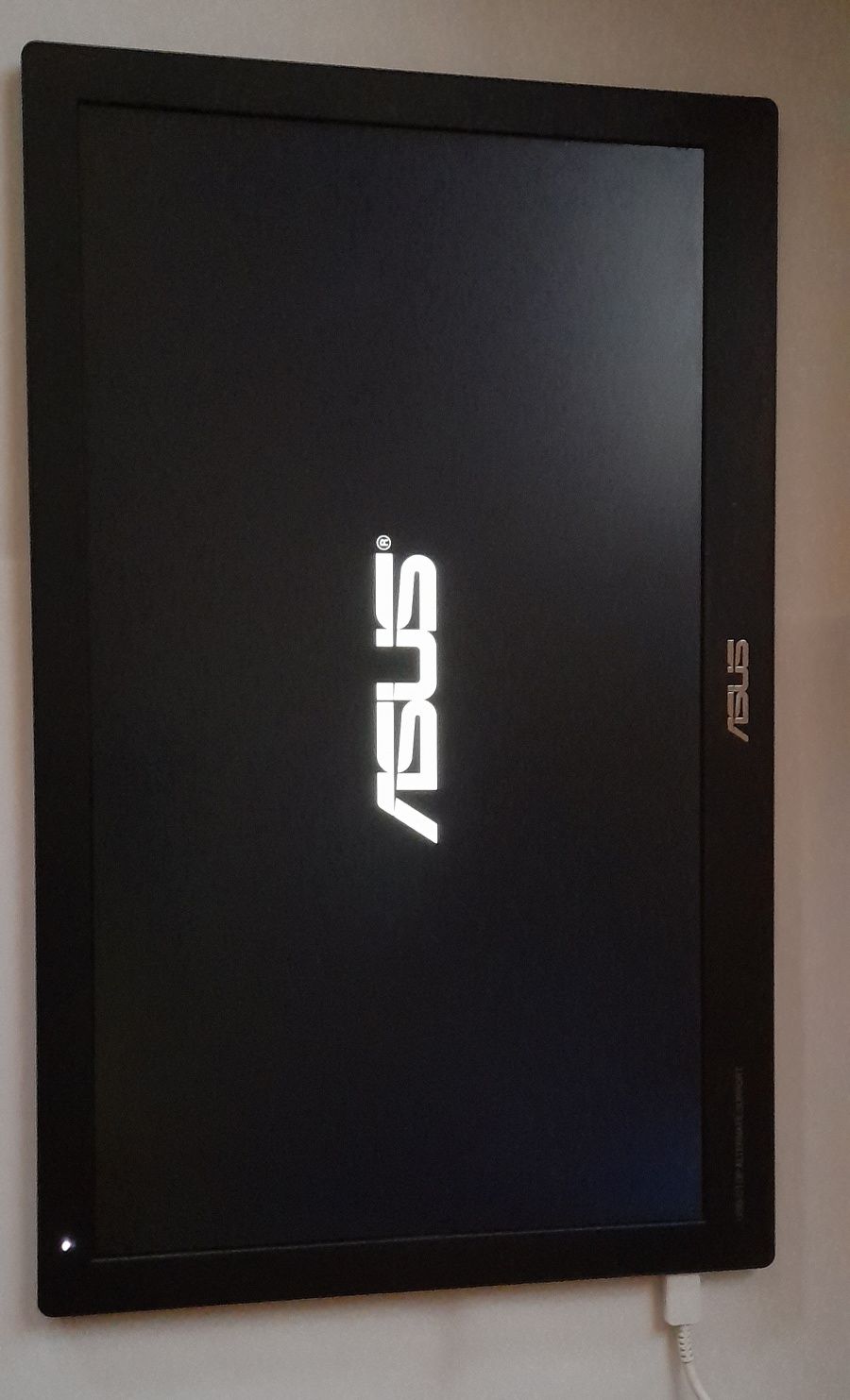 Asus LCD 15.6 монітор Model MB 169 Version No.: MB 169C+
Version No.: