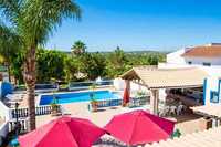 Casa com piscina a 10 min das melhores praias no Algarve