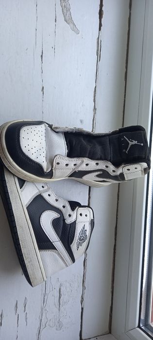 Спортивні кросівки