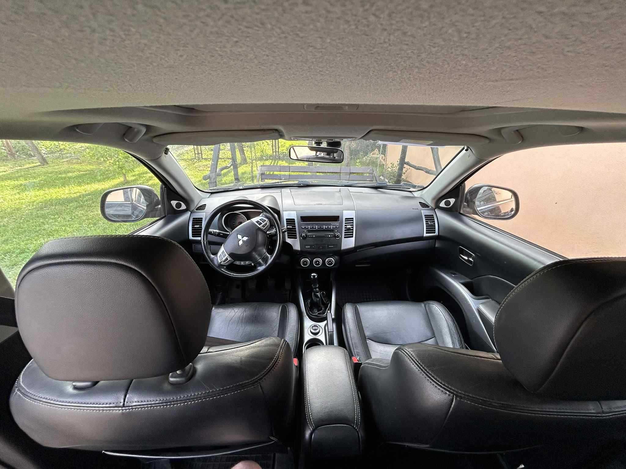 Mitsubishi Outlander 2.0D 7 osobowy