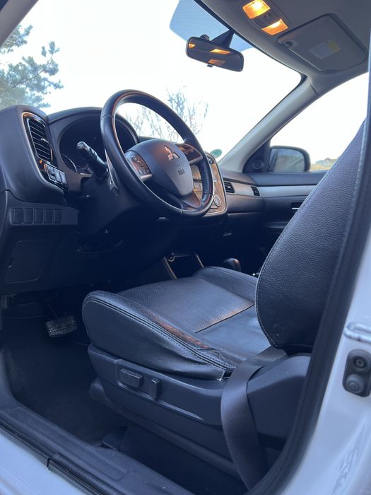 Mitsubishi Outlander 2012