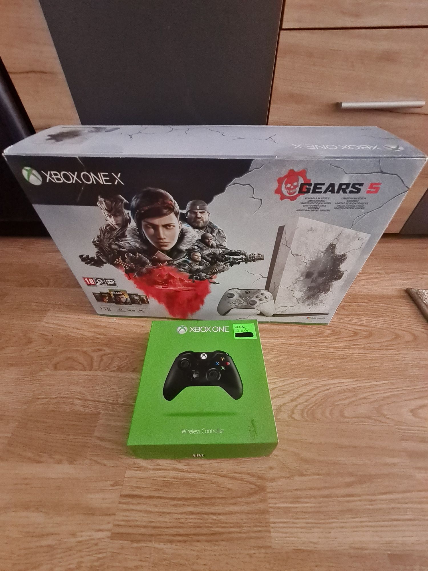 Xbox One X stan jak nowy mało używany