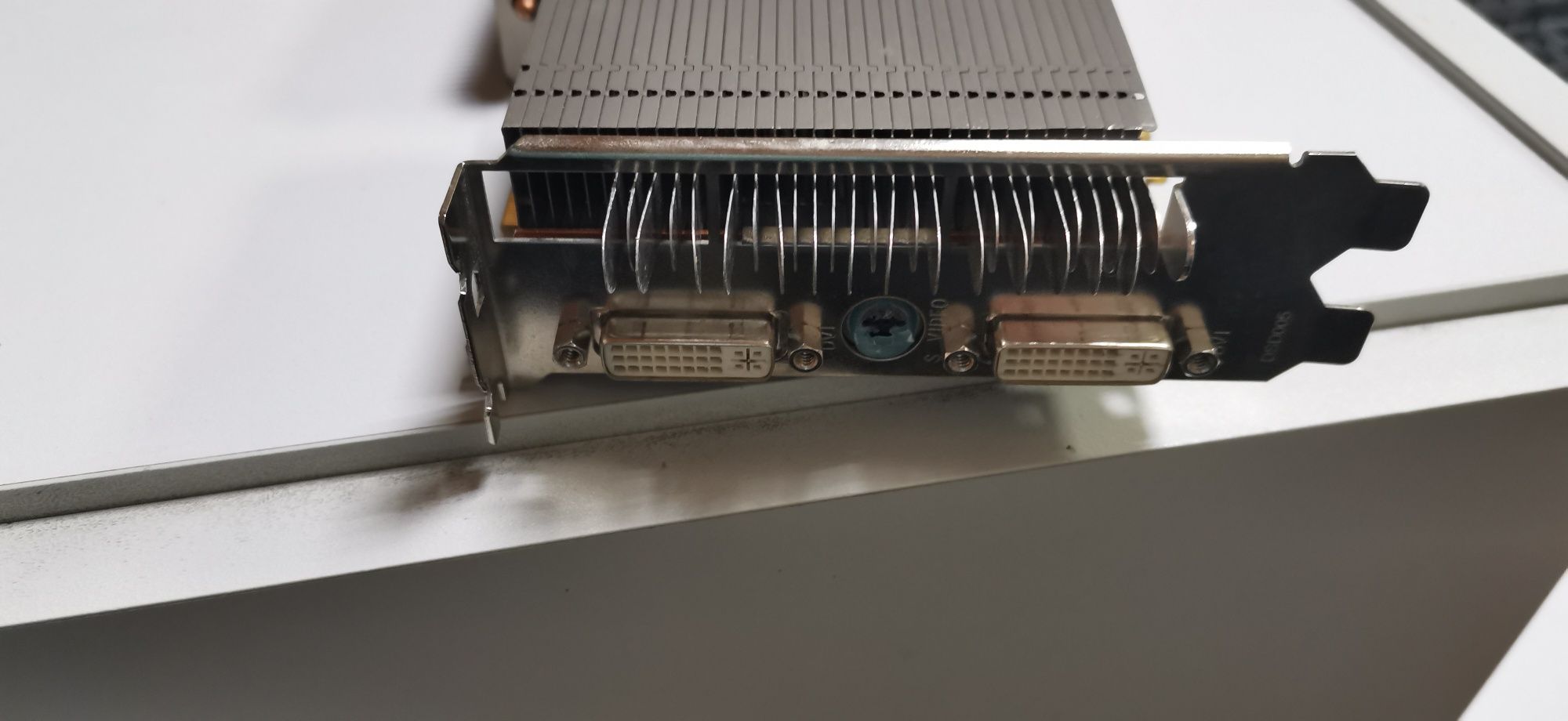 Видеокарта Radeon 4850 256bit