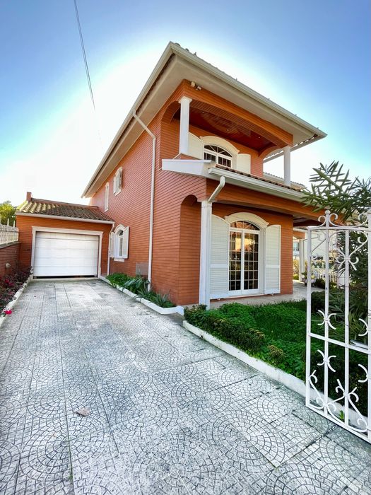 Excelente moradia T4+1