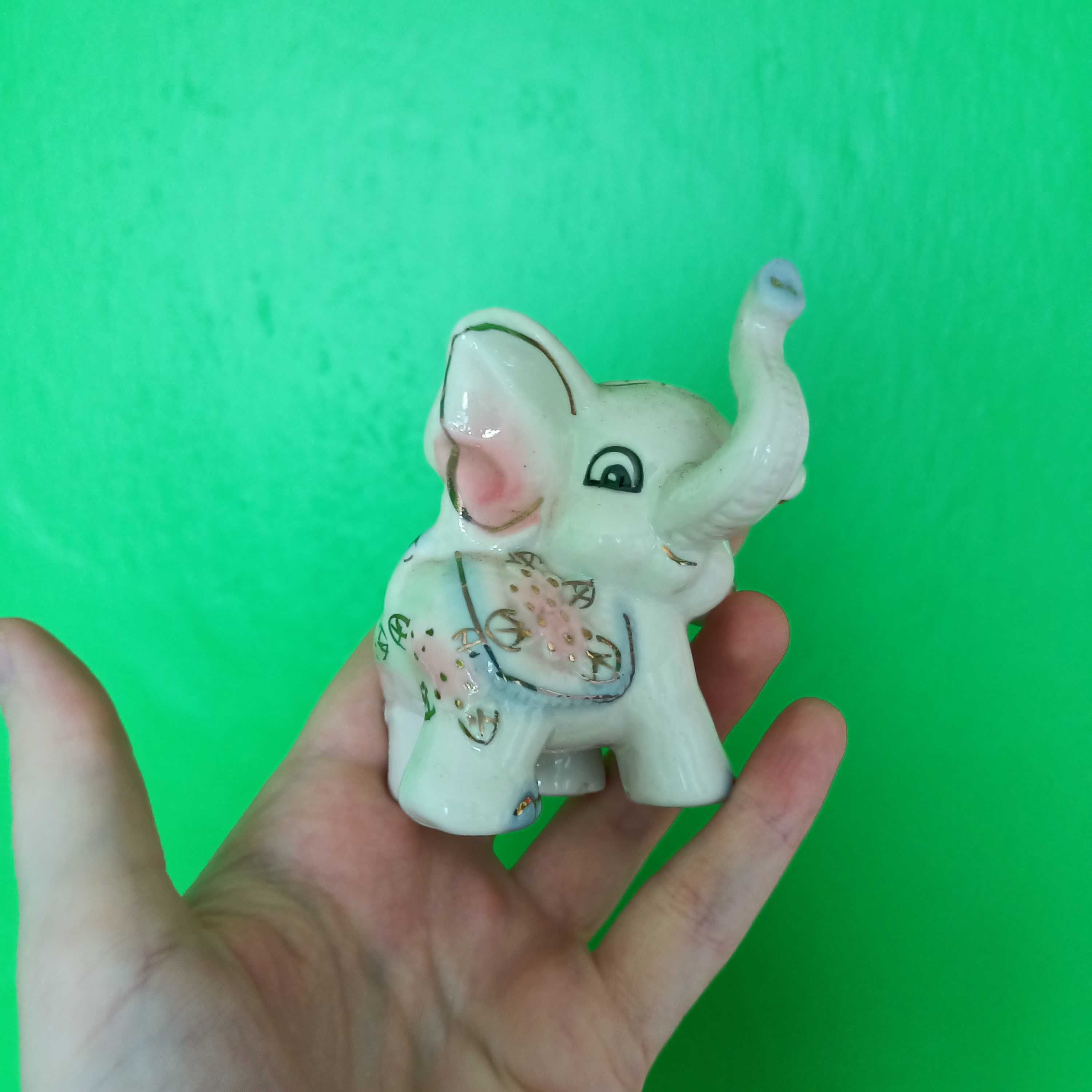 Porcelanowy słonik zestaw figurka lis jeż słoń pies chihuahua