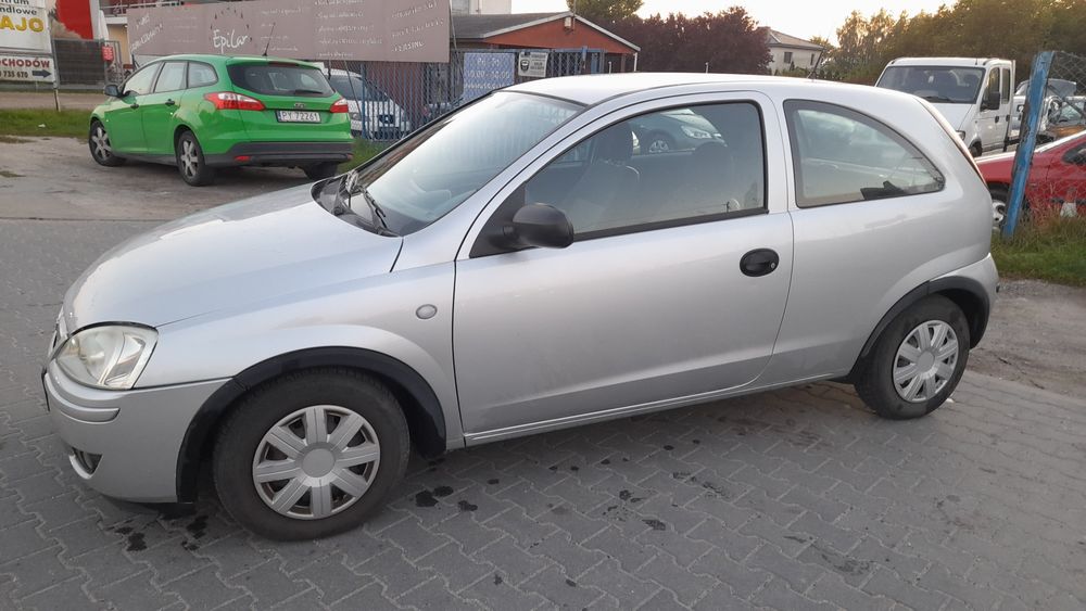 Opel Corsa C benzyna klima elektryka zarejestrowany długo opłaty !!