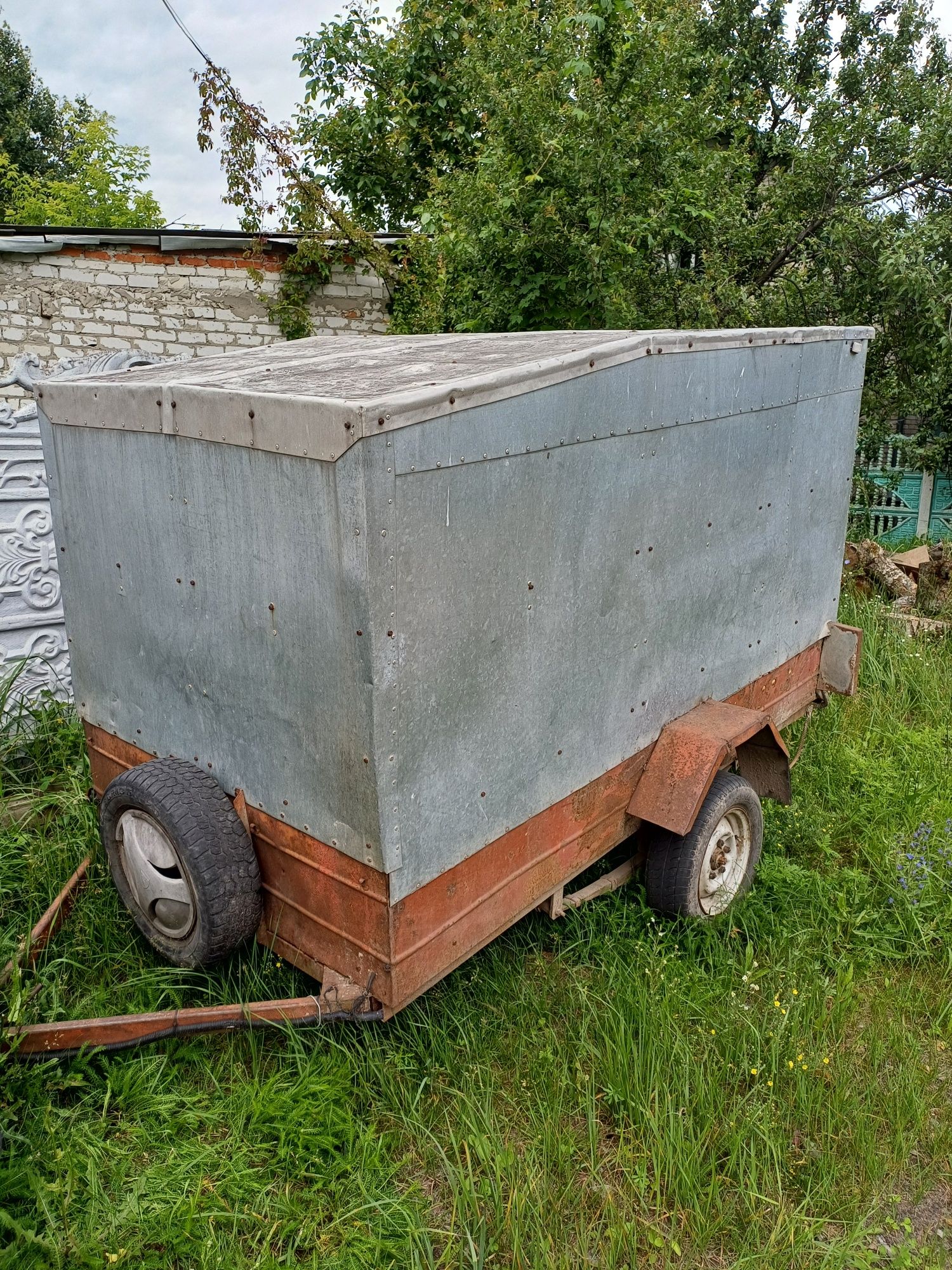 продам прицеп одноосный