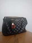 Torebka kuferek Guess czarna elegancka