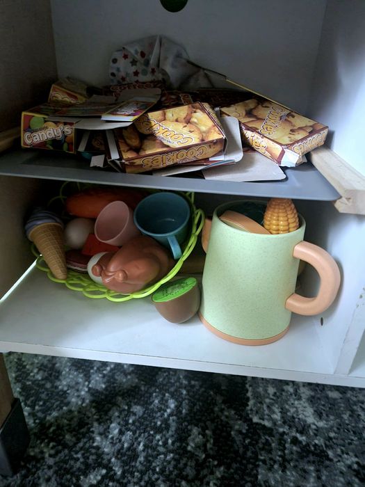 Drewniana kuchnia dla dzieci + akcesoria