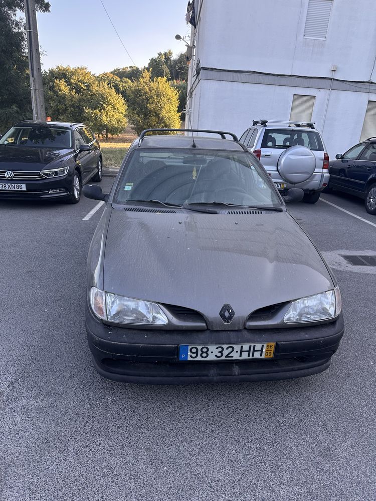Renault Megane 1.4 – 1996 – Cinzento