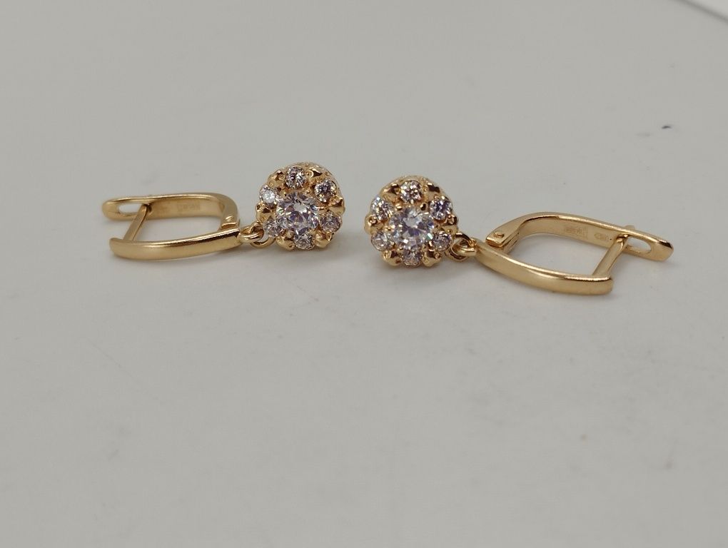 Золотые сережки 3.98 грамма