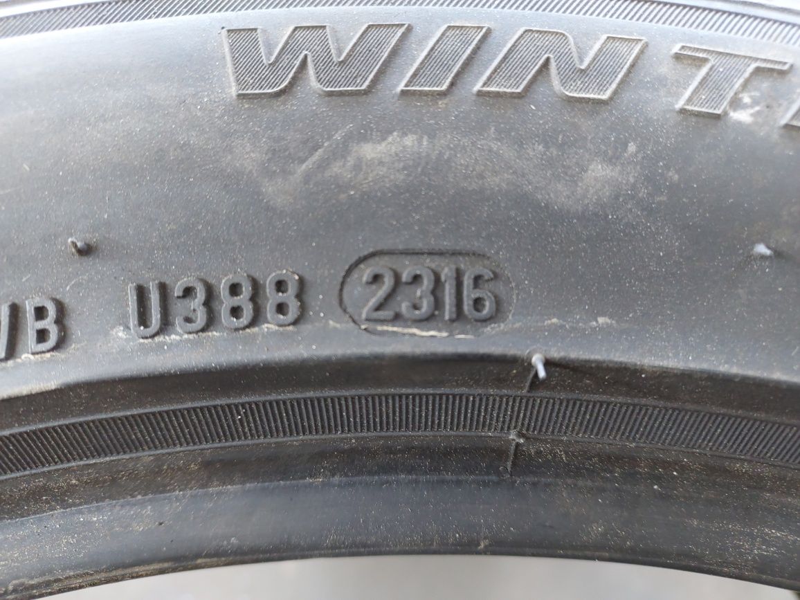 2 opony zimowe Pirelli 235/45/18 94V
