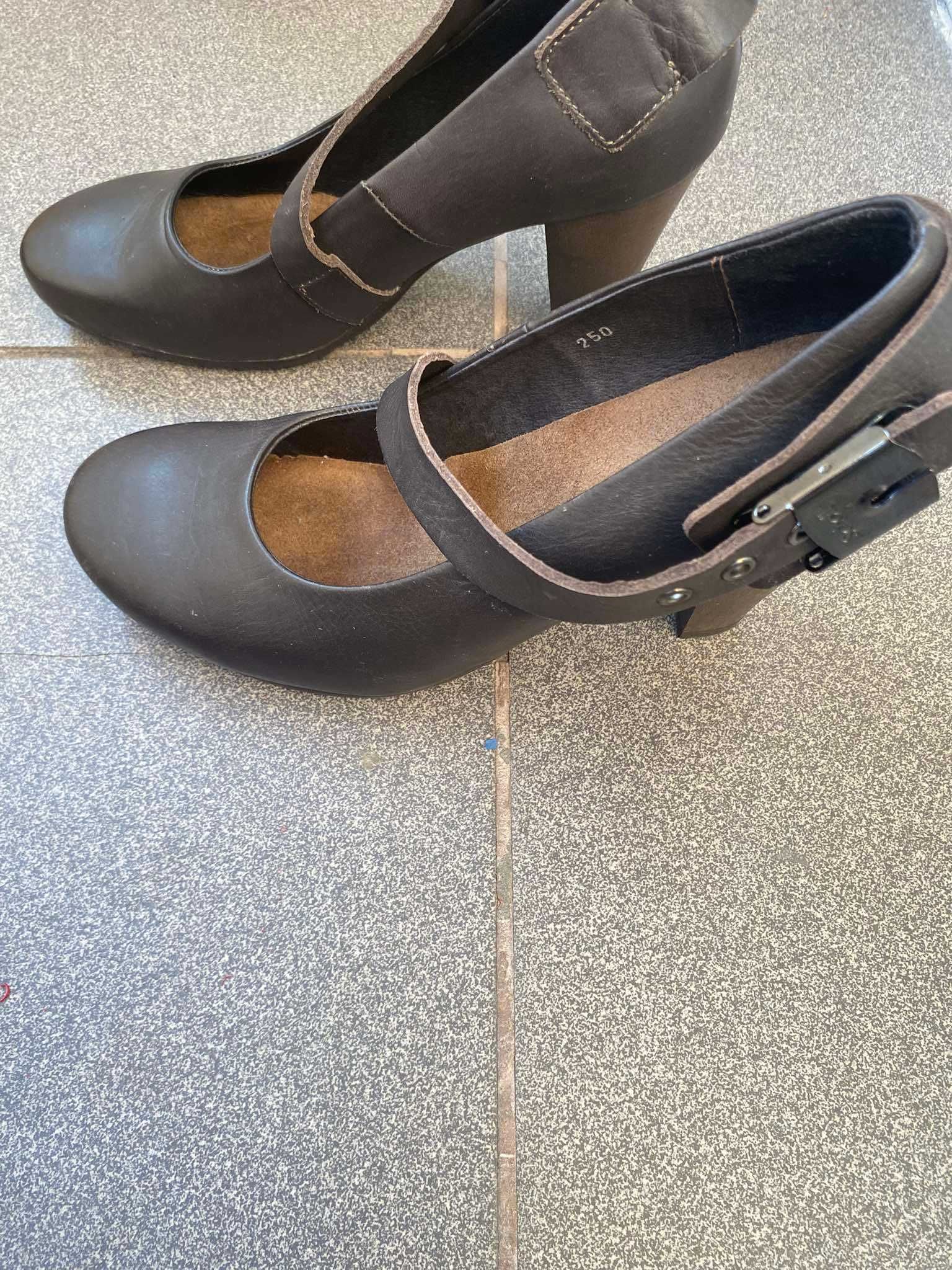 SCHOLL markowe czółenka ze skóry r. 39