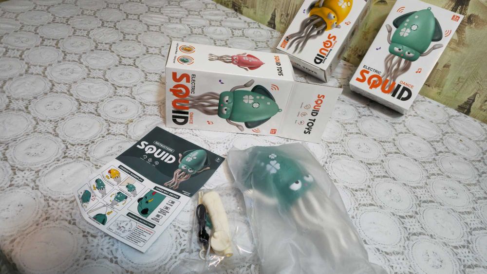 Танцюючий восьминіг кальмар краб Squid Toys музична іграшка від 3років