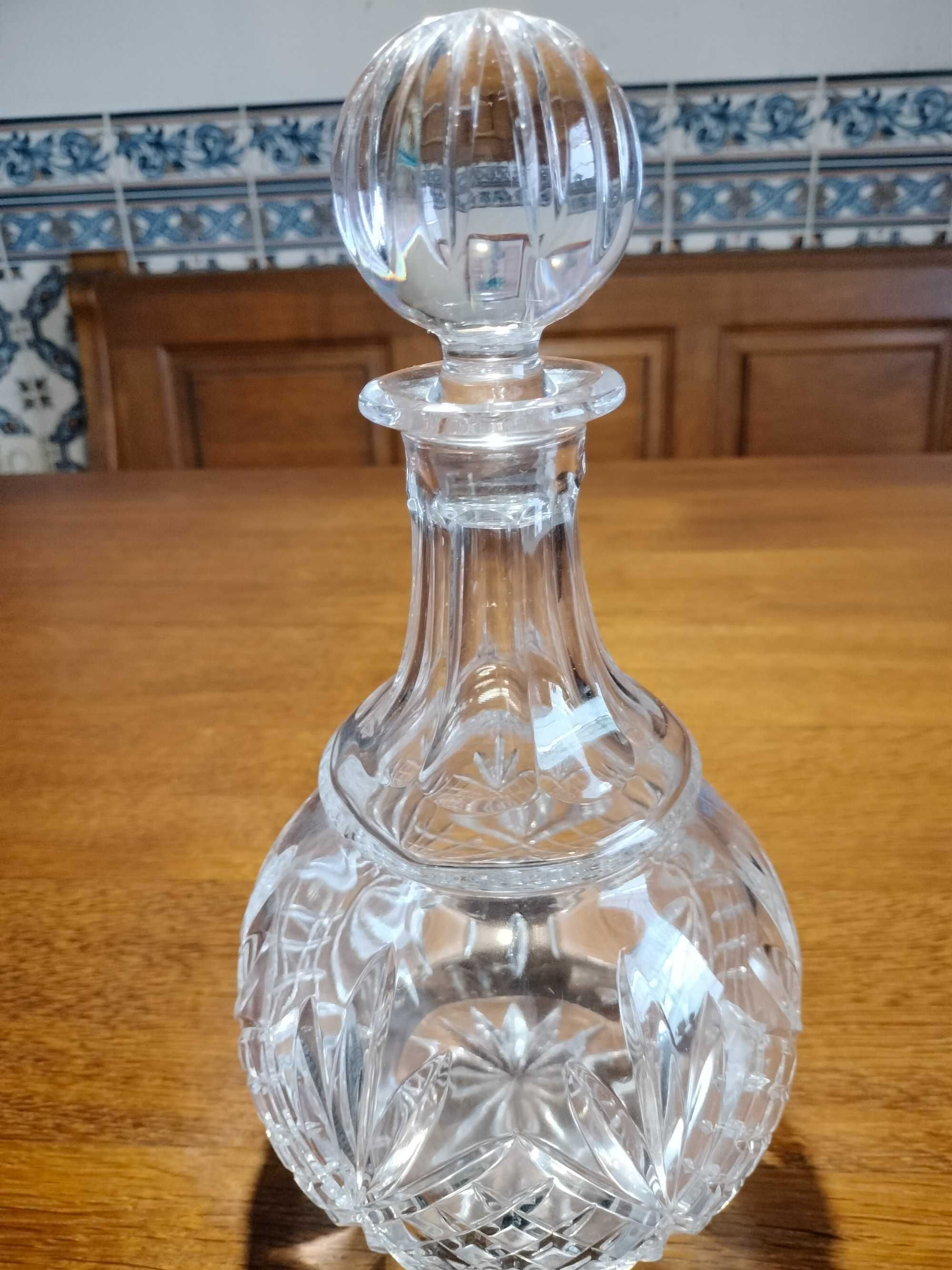 Lindíssima Garrafa de Conhaque em Cristal de Chumbo Vintage