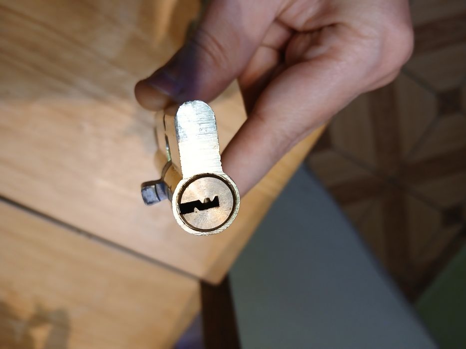 Wkładka do drzwi 35/60 mosiądz z jednym kluczykiem