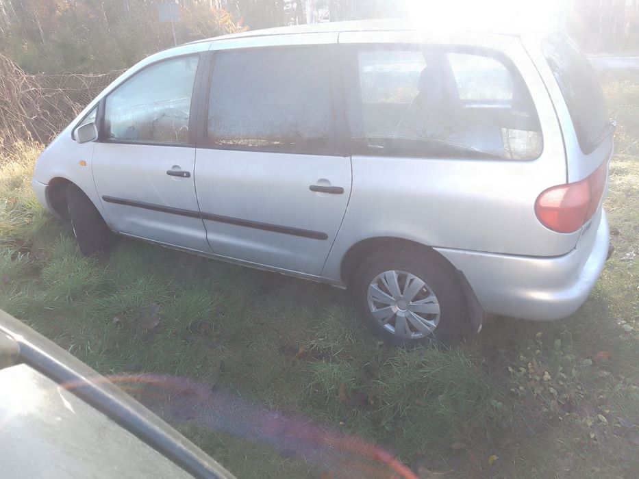 Sprzedam Seata Alhambra 2.0+gaz 2000r.