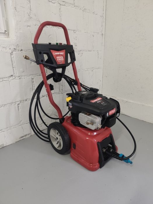 Spalinowa myjka ciśnieniowa Briggs&Stratton Troy-Bilt 193 bar zestaw