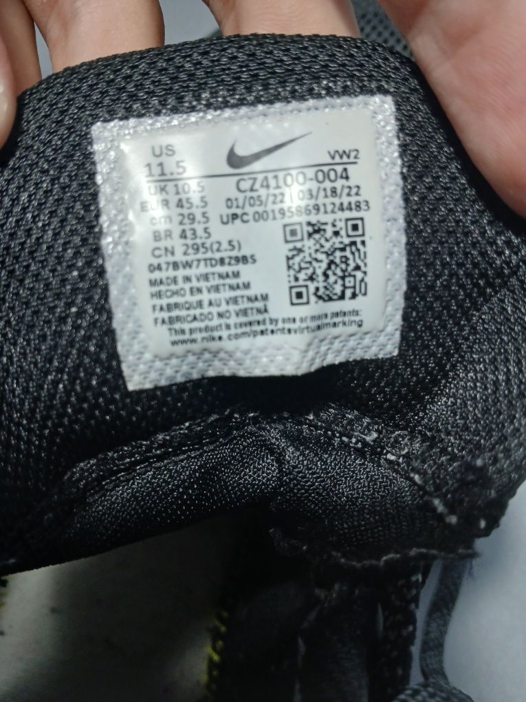 Баскетбольні Кроссовки Nike KYRIE FLYTRAP V