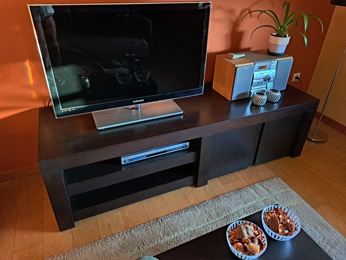 Movel Tv + mesa pequena