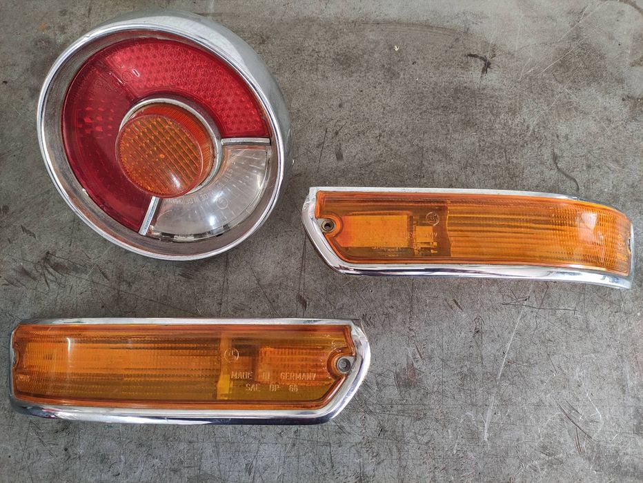 BMW 2002 piscas/farolins