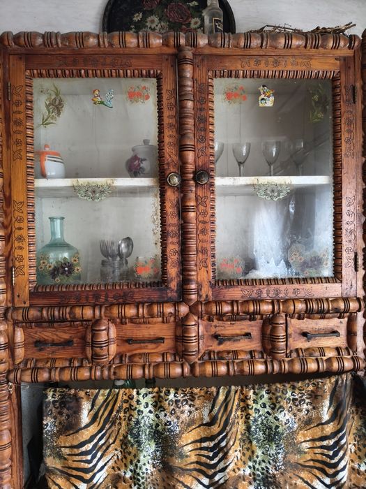 Шафа ручної роботи