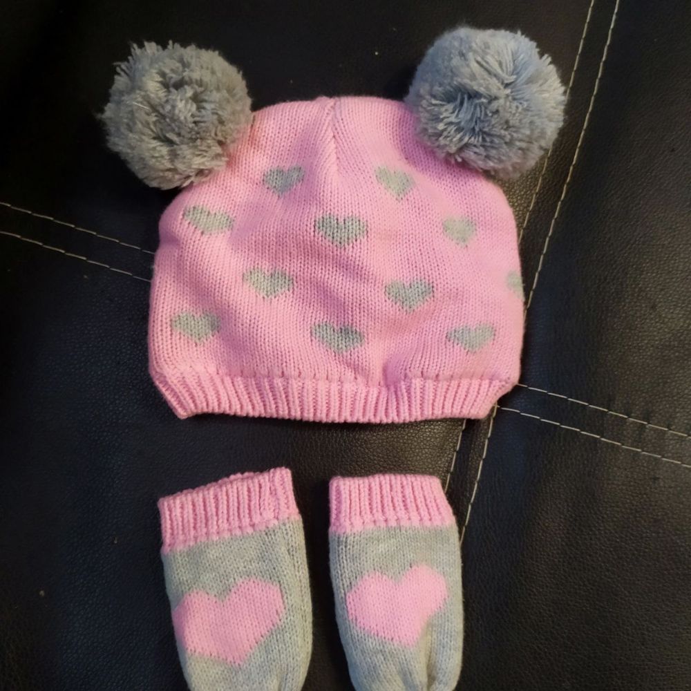 Осіння шапочка і рукавички на дівчинку 3-6 місяців