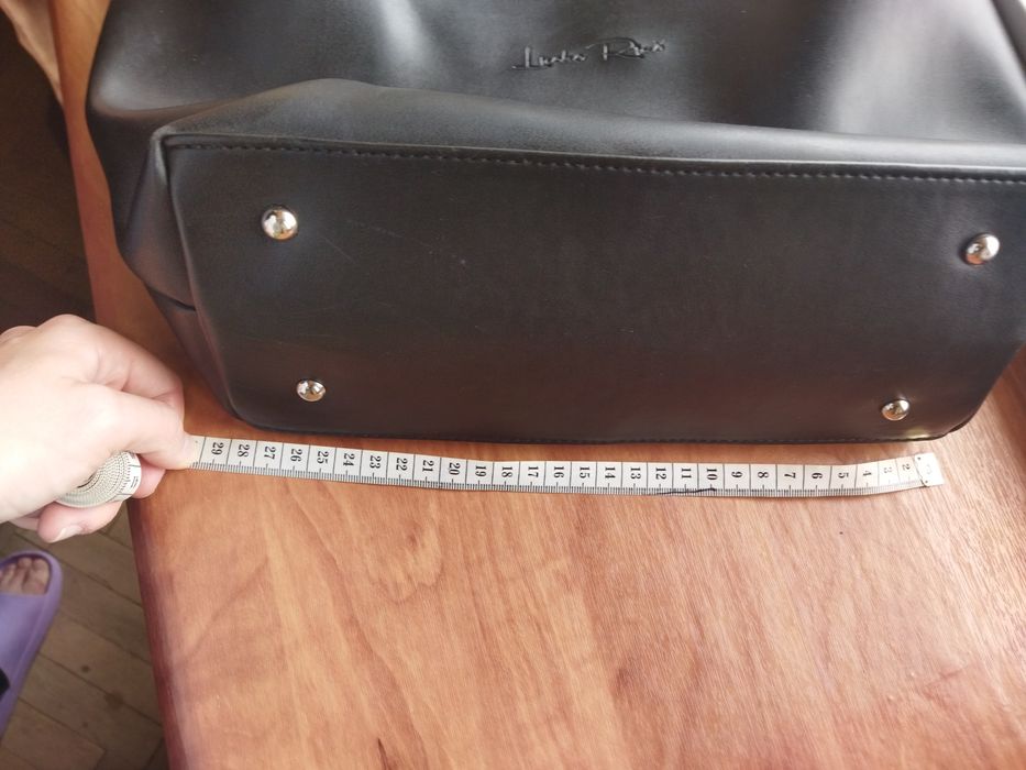 Класична чорна сумка