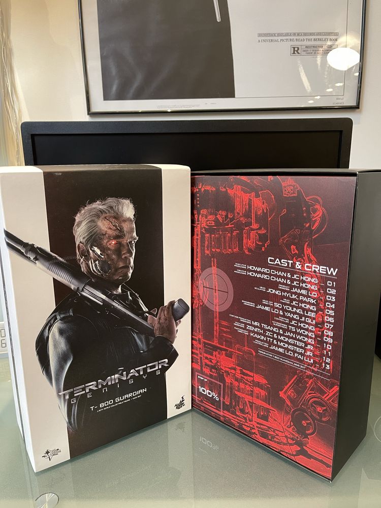Фигурка 1/6 hot toys mms 307 TERMINATOR : GENISYS – T:800 GUARDIAN