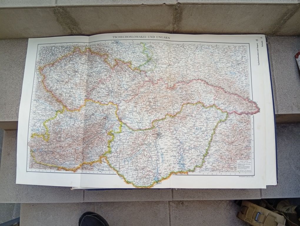 Ogromny atlas świata 100 map