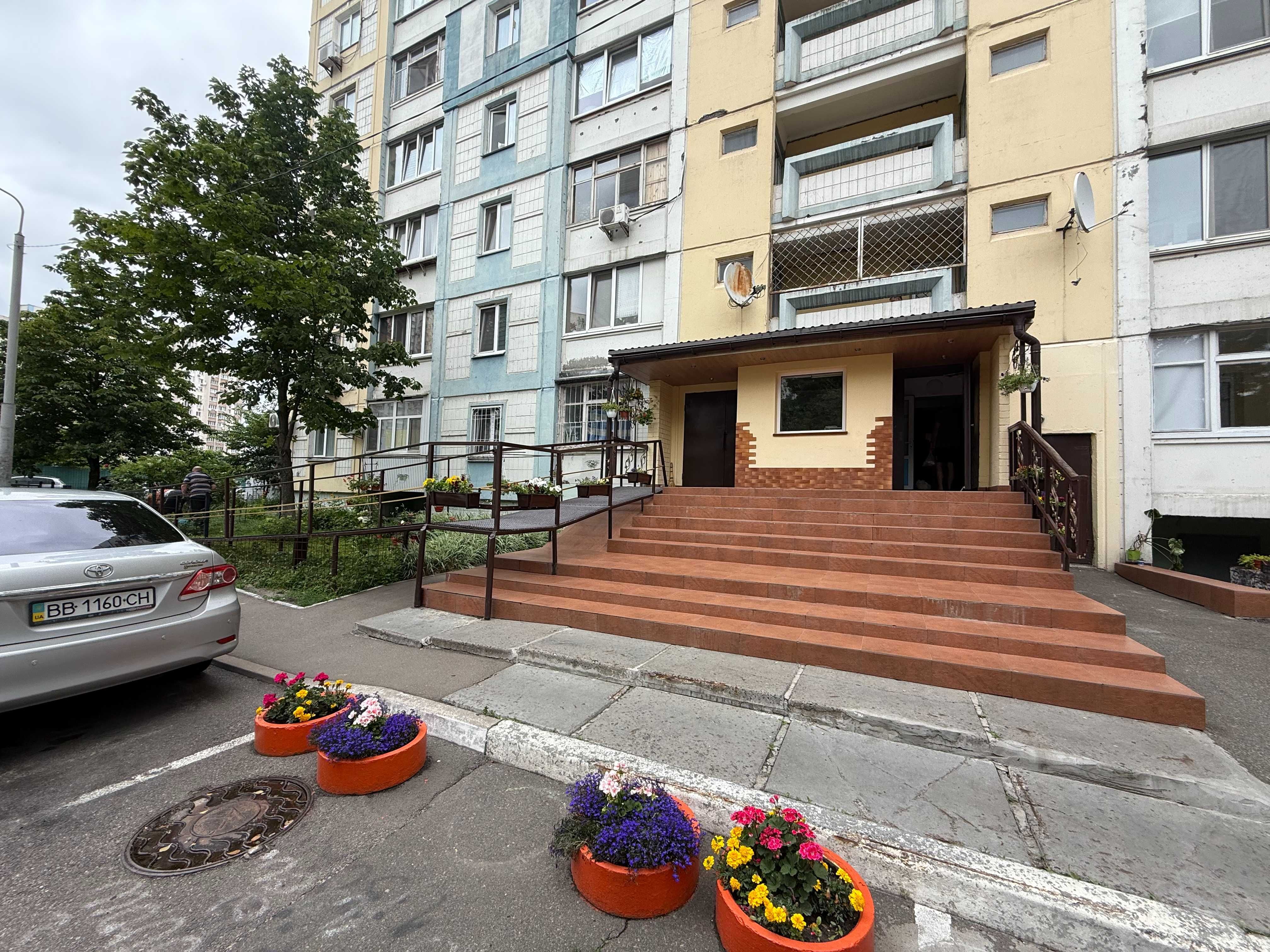 Здам в оренду 2-х кімнатну квартиру, 70 м2, вул. Драгоманова, 8