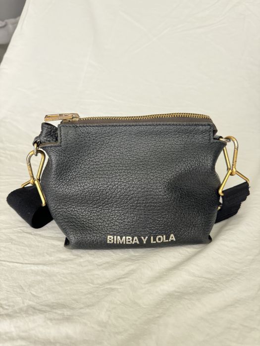 Carteira Bimba y lola ORIGINAL. Preta em pele. Tiracolo. Como nova.