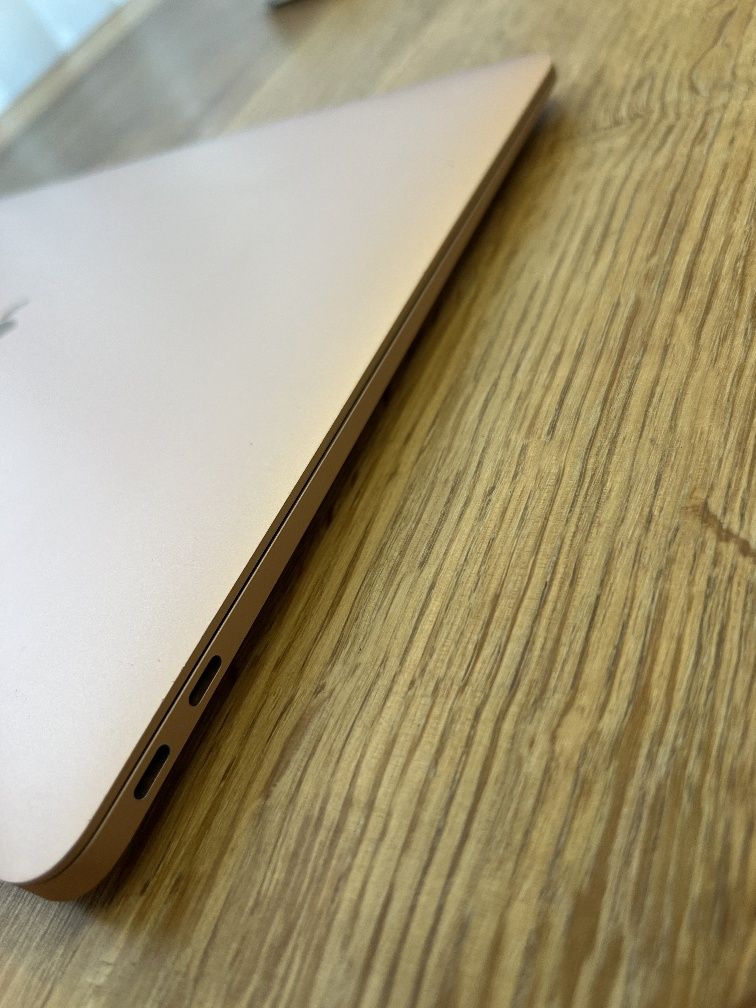Macbook air 13 M1 2020 8/256 , 96% акумулятор