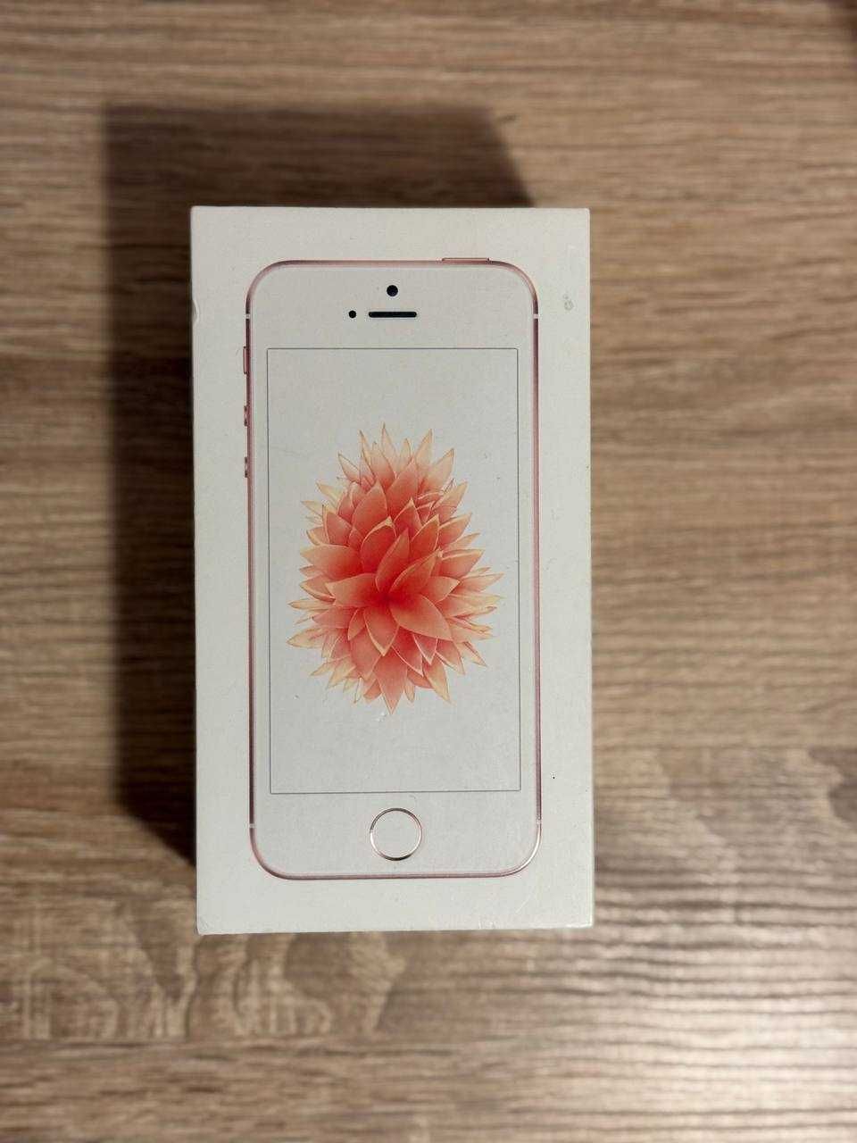 iPhone SE (2016) 128 GB Rose Gold + pełen zestaw + etui