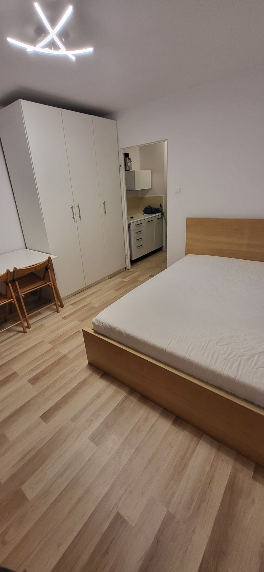 Kawalerka do wynajęcia w dobrej lokalizacji