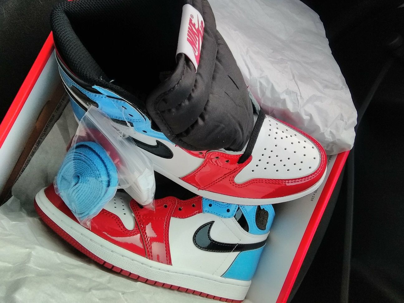 (r. 40) Nike Air Jordan 1 Retro High Fearless UNC Chicago (us7) 25 cm.