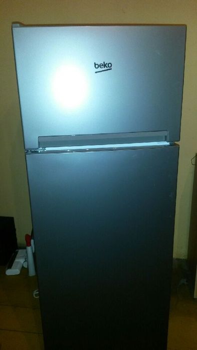 Lodówka Beko Srebrna używana 3 miesiące