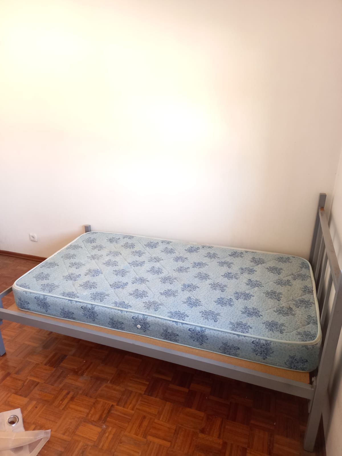 Cama de ferro Com colchão