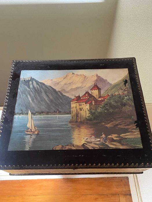 Caixa de arrumação Antiga