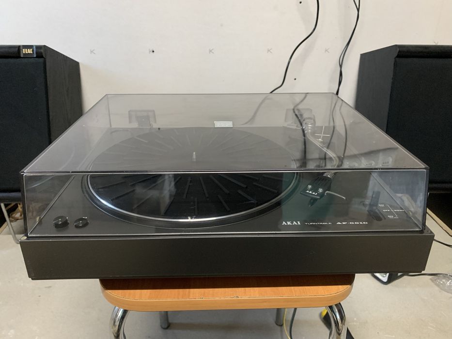 Програвач вінілових платівок Akai AP-001C