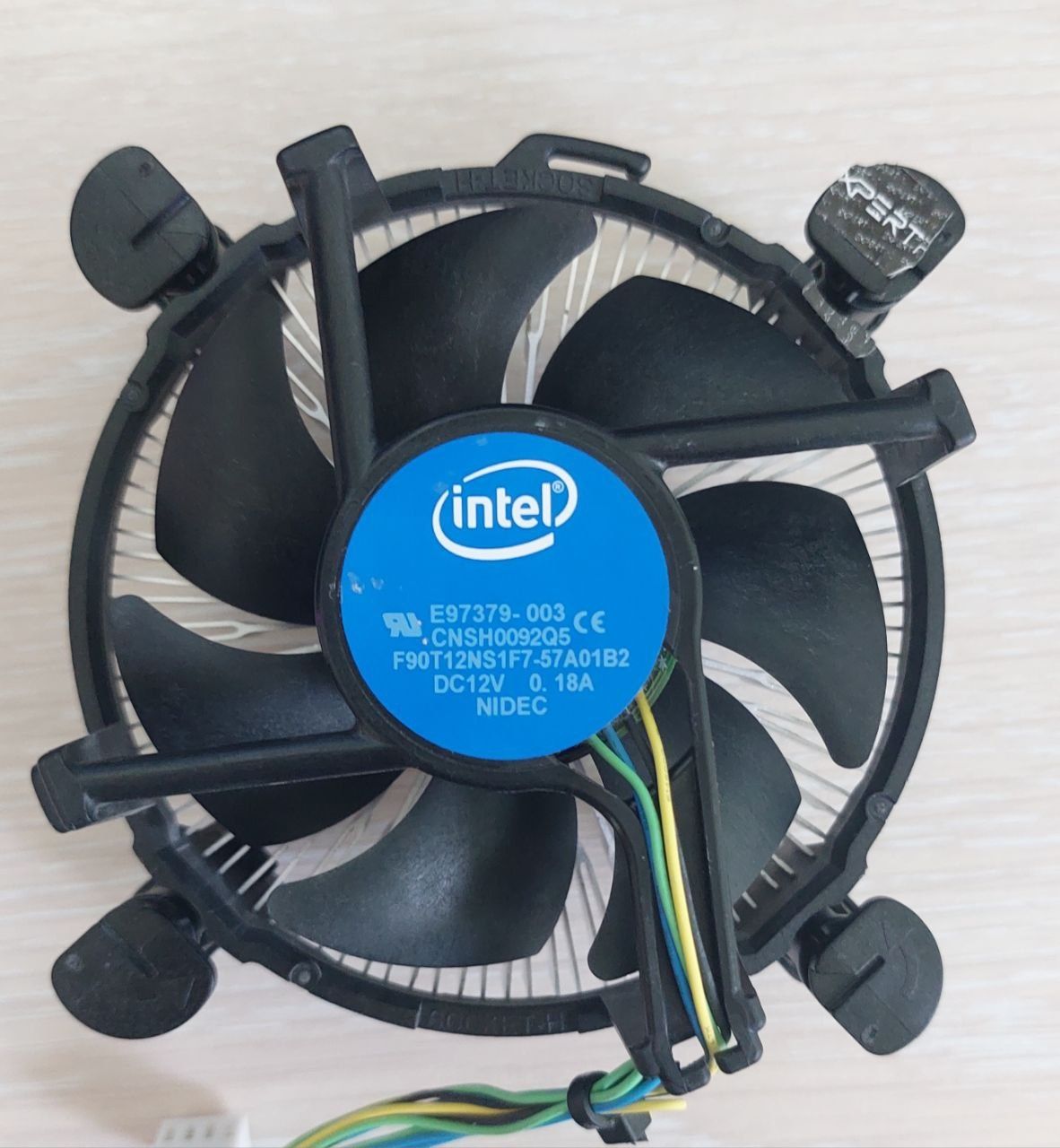 Продам процесор-Intel Core i3