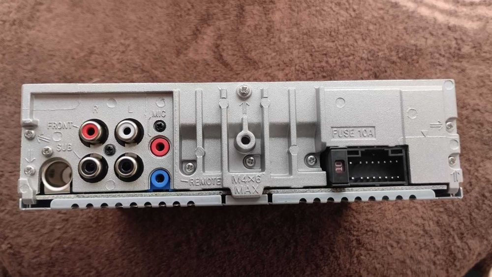 Автомагнитола Alpine UTE-201BT