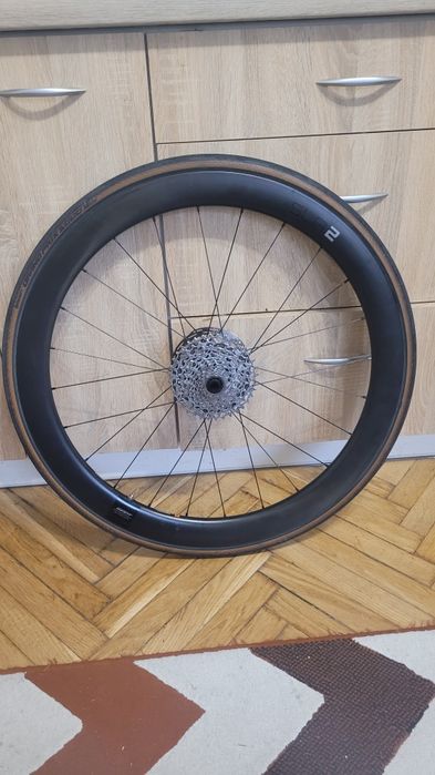 Koła karbonowe GIANT SLR2