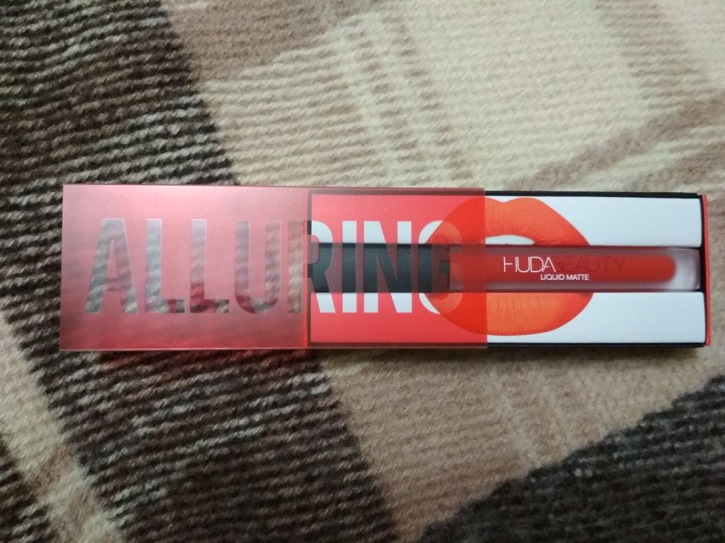 ОРИГИНАЛ Huda beauty matte lipstick Стойкая матовая красная помада