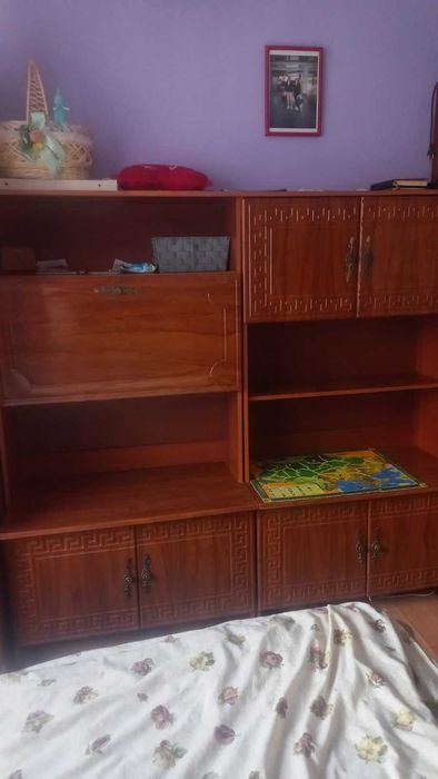 Меблі стінка дивани ліжко крісло табурет комод трюмо шафа