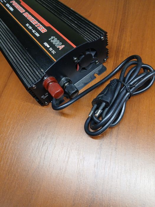 Інвертор 12V-220V 1300W із зарядкою акумулятора, не робочий