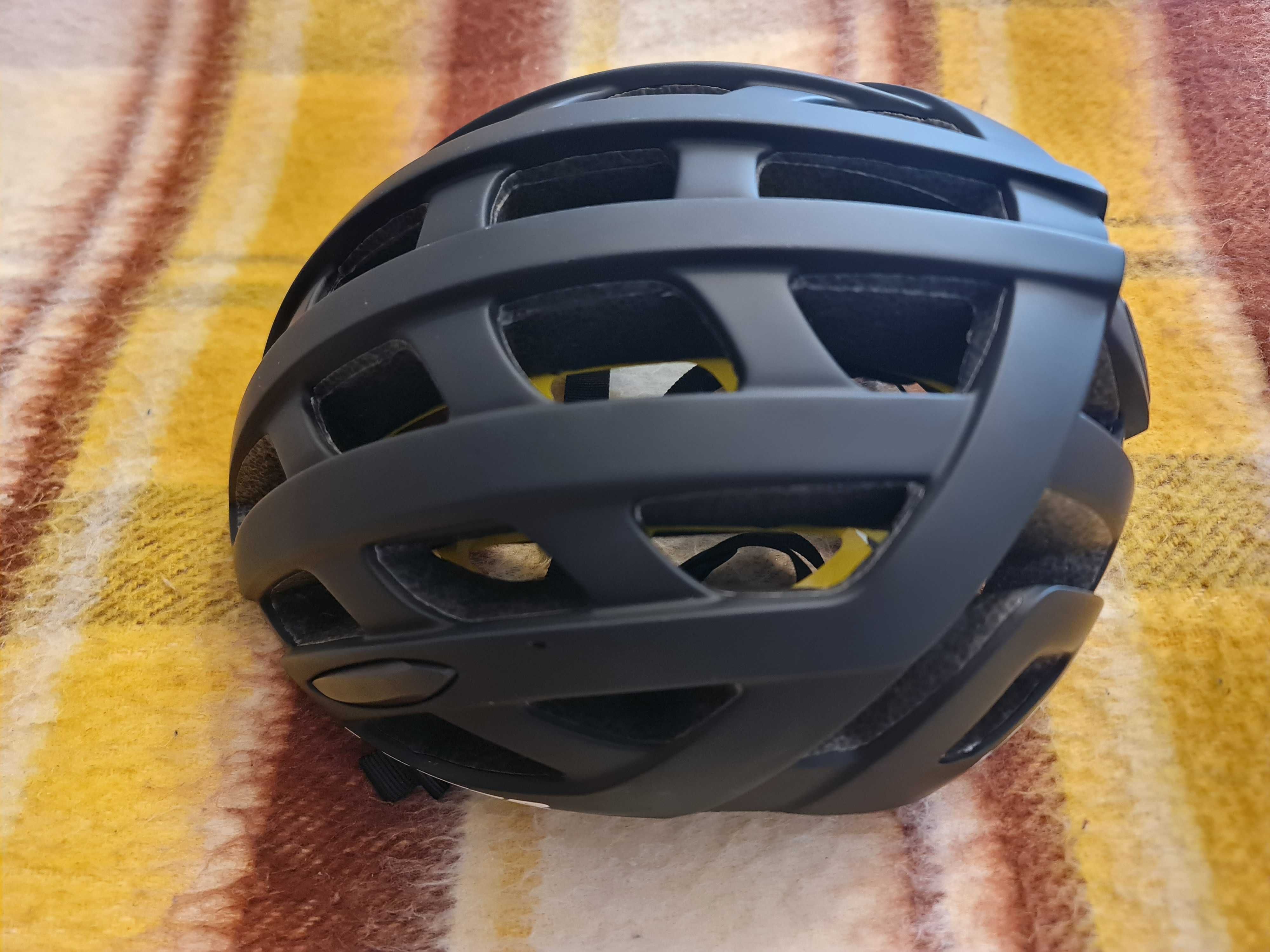 Kask rowerowy LAZER LZB-10 TONIC z systemem MIPS czarny