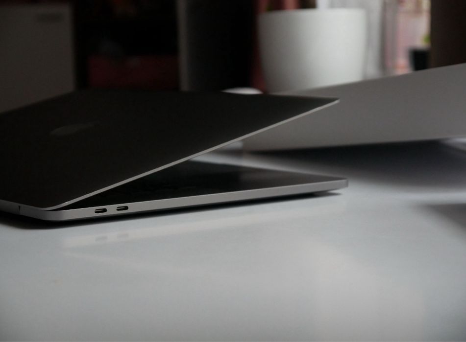 MacBook Pro 15 2019 | i7 2,6Ghz | 16GB | 512GB | 92% Акб!